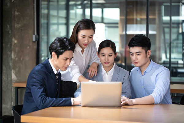 全面薪酬戰(zhàn)略實(shí)施：提升員工滿意度，提升企業(yè)績(jī)效