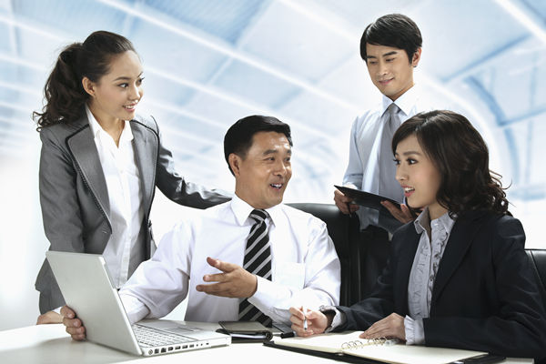 薪酬體系設(shè)計：根據(jù)企業(yè)戰(zhàn)略，設(shè)計科學體系