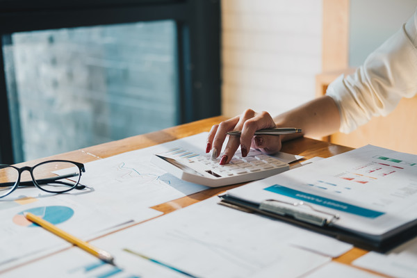 企業(yè)設(shè)立預(yù)算管理小組是不是由個(gè)人組建的？