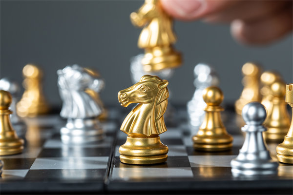 結(jié)合實際，談談企業(yè)在戰(zhàn)略薪酬設計時要注意哪些問題？