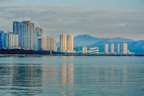 珠海戰(zhàn)略咨詢公司如何幫助企業(yè)制定長遠(yuǎn)發(fā)展規(guī)劃？