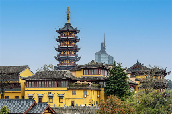 南京戰(zhàn)略咨詢公司如何助力企業(yè)實現(xiàn)長遠發(fā)展？