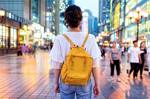 明年消費(fèi)市場總體態(tài)勢如何？企業(yè)對(duì)此有哪些啟示？