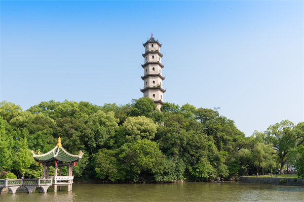 集團(tuán)戰(zhàn)略落地難，溫州集團(tuán)管控咨詢公司如何助力高效執(zhí)行？