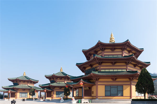 煙臺(tái)企業(yè)戰(zhàn)略模糊難落地？戰(zhàn)略咨詢(xún)公司如何精準(zhǔn)錨定增長(zhǎng)賽道？