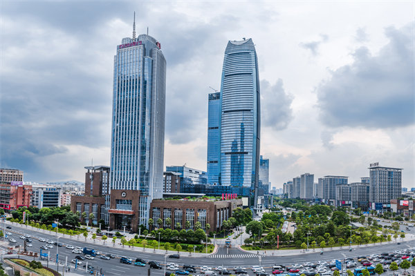 集團(tuán)子公司各自為戰(zhàn)內(nèi)耗嚴(yán)重，東莞集團(tuán)管控咨詢公司能協(xié)助解決嗎？